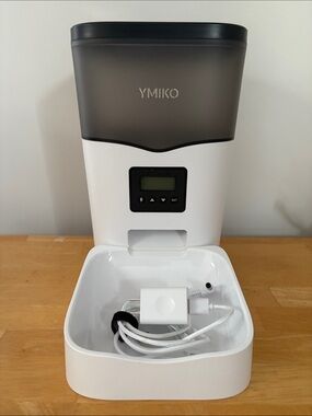 Yumiko Automatic Pet Feeder in White